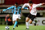 2002.04.24 - Copa Libertadores - River Plate 1 x 2 Grêmio - Foto 01 - Correio do Povo - Fabian Gredillas.jpeg